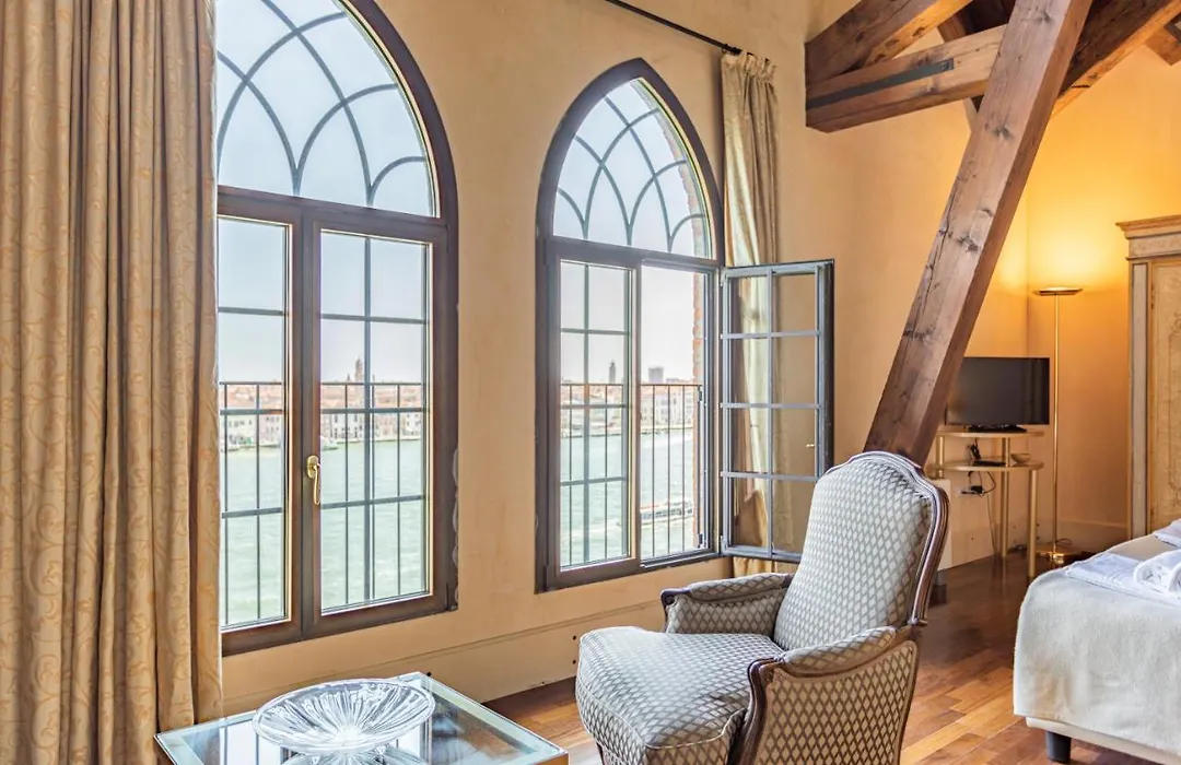 Guesthost - Molino Stucky Residence Suites-1