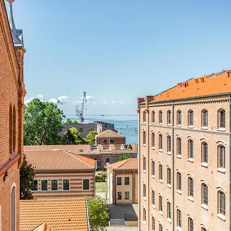 Guesthost - Molino Stucky Residence Suites-2